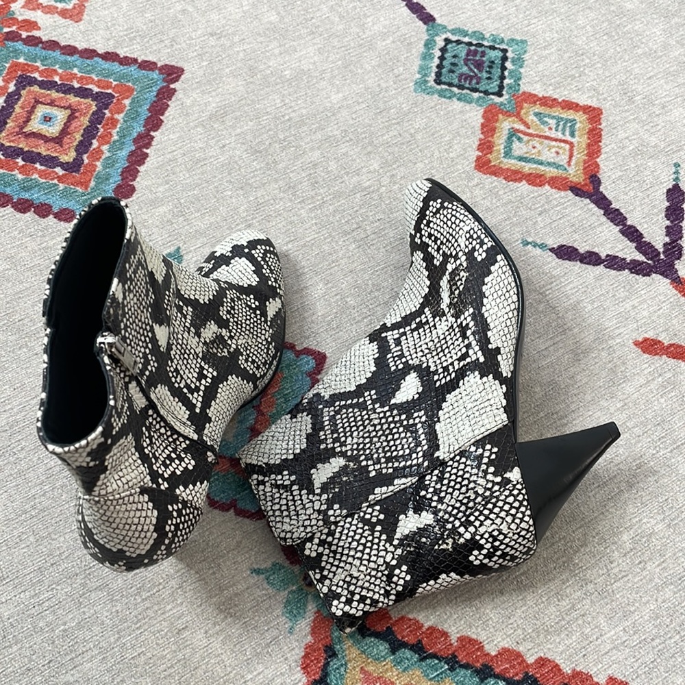 IRO Black and White Snake-Print Ankle Boots - Picture 4 of 11
